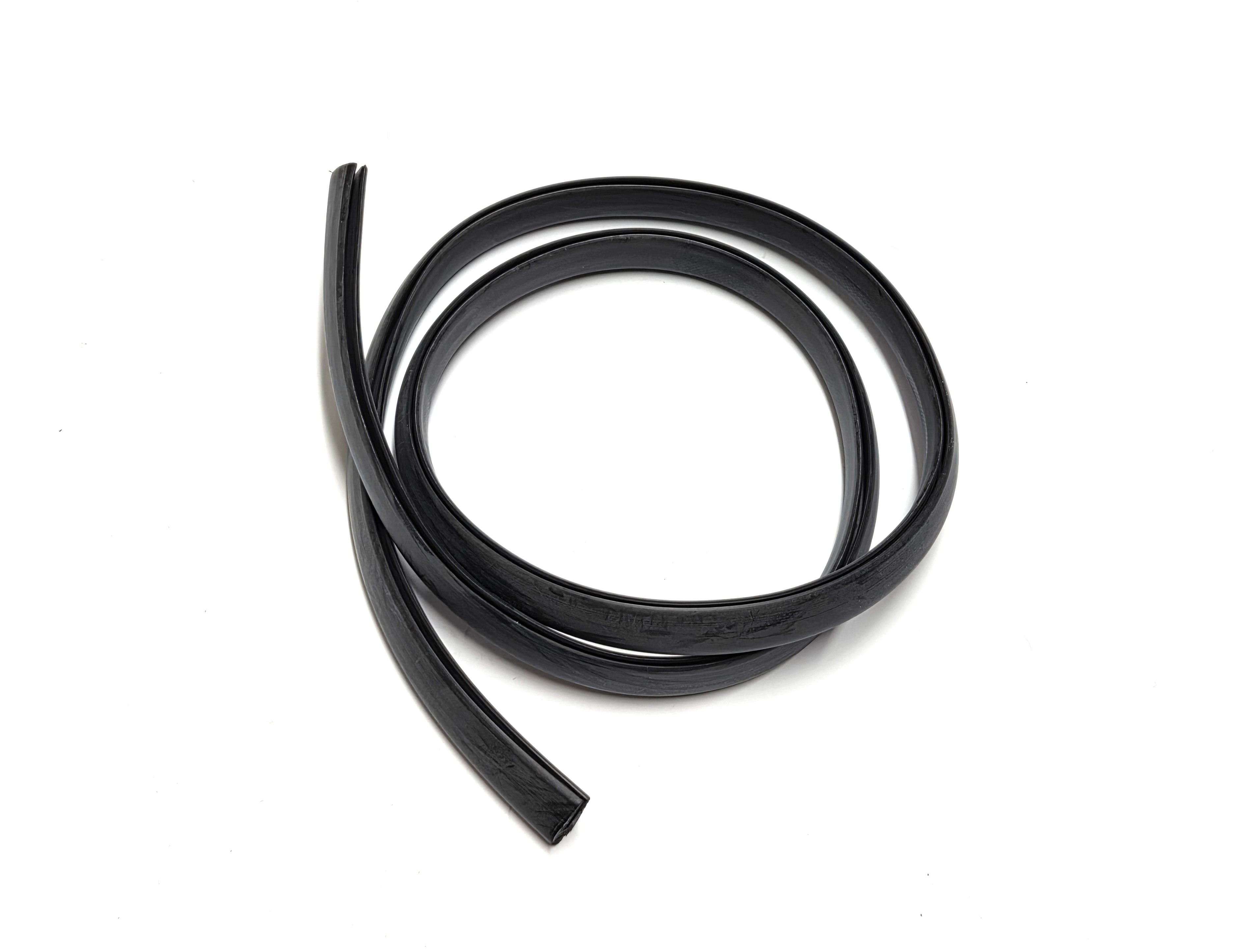 Motorhaubengummi Armatur MF35